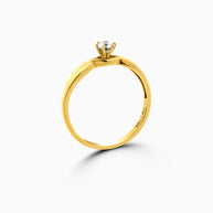 Elegant Prong Solitaire Ring