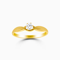Elegant Prong Solitaire Ring