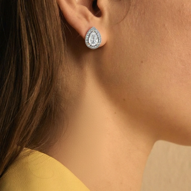 The Pear Halo Diamond Earrings (1.27ctw) – 18k Gold