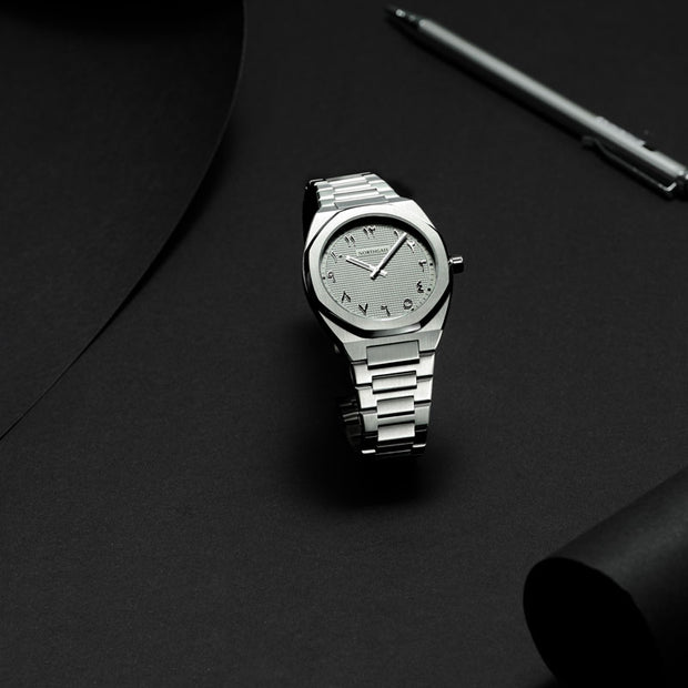 Grey Clou de Paris dial