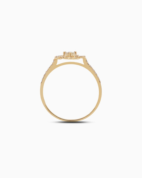 18K Gold Round Brilliant Diamond Charming Solitaire Ring