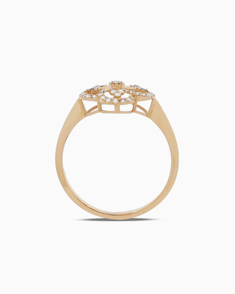 18K Gold Round Brilliant Diamond Charming Solitaire Ring