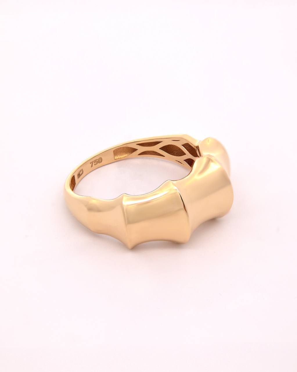 18K Gold Sculpted Band Ring – 2.40g